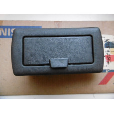 Original Nissan Datsun Aschenbecher 96500-27701