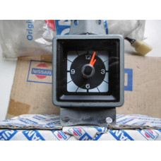 Original Nissan Datsun Sunny B210 Uhr 27380-H5016