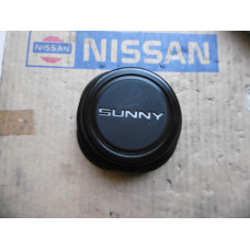 Original Nissan Sunny B11 Nabenkappe 40317-25A00