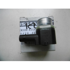 Original Nissan Qashqai J11 Sensor Einparkhilfe vorne KYO Silber 28438-4EA2C