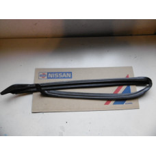 Original Nissan Pickup D22 Dichtung Einstieg vorne LH 76843-VK90A