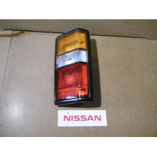 Original Nissan Urvan E24 Rücklicht rechts 26554-08N00 26554-08N10