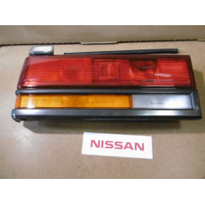 Original Nissan Laurel C32 Rücklicht LH 26555-59L00 