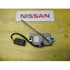 Original Nissan Pathfinder WD21 Pickup D21 Motor Zentralverriegelung vorne links 80551-83G05