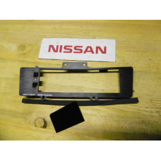 Original Nissan Bluebird U11 Blende Radio 28041-12E00