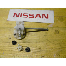 Original Nissan Sunny B12 Einstellschraube Frontscheinwerfer rechts B6085-69A00