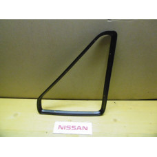 Original Nissan Terrano WD21 Rahmen Seitenfenster links 83813-41G00