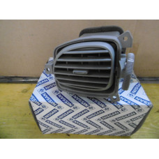 Original Nissan Almera Tino V10M Luftdüse rechts 68760-BU200