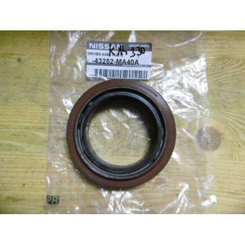Original Nissan Cabstar F24M Simmerring Hinterachse 43252-MA40A Nissan Cabstar F24M Simmerring ...