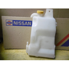 Original Nissan Urvan E24 Ausgleichsbehälter 21710-02N02