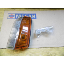 Original Nissan Datsun Laurel C31 Blinker Standlicht links 26165-21L10