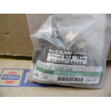 Original Nissan Maxima CA33 Montage Set Bremsbeläge vorne 41080-AG026 41080-5V025 41080-WA225