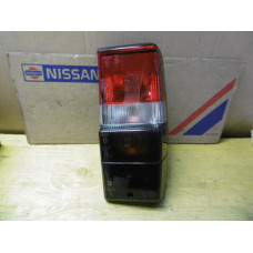 Original Nissan Patrol 260 Rücklicht links 26559-G9825 26555-G9801
