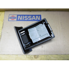 Original Nissan Micra K11 Aschenbecher 68800-4F211