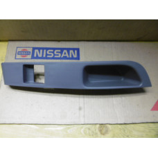 Original Nissan Micra K12 Abdeckung Fensterheberschalter vorne links 80961-AX101