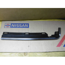 Original Nissan Sunny B12 Zierleiste Frontscheinwerfer links 62332-50A11