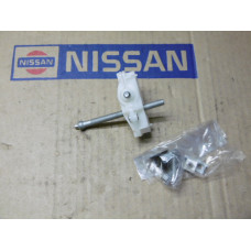 Original Nissan Sunny B12 Schraube Scheinwerfereinstellung links B6080-69A06