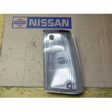 Original Nissan Prairie M10 Standlicht rechts 26140-21R00