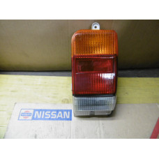 Original Nissan Bluebird 910 Rücklicht rechts 26550-W2900