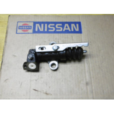 Original Nissan Cabstar F24M Nehmerzylinder Kupplung 30620-MB701
