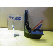 Original Nissan Vanette GC22 Schmutzfänger vorne links 63851-27C87