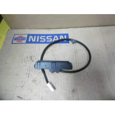 Original Nissan Primera P11 Schalter Heckklappe 84810-9F500