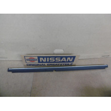 Original Nissan Sunny B11 Fensterschachtdichtung Tür hinten links 82821-34A99