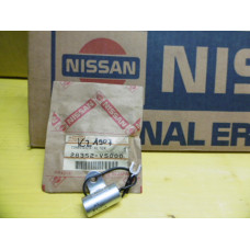 Original Nissan 200SX S13 Pickup D21 Terrano R20 Terrano WD21 Kondensator 28352-V5000