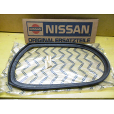 Original Nissan Pickup D21 Pickup D22 Dichtung Seitenfenster rechts 83330-12G00