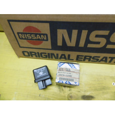 Original Nissan Terrano R20 Serena C23M Glührelais 25230-G2400