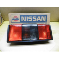 Original Nissan Trade Rücklicht rechts -01506188-1 015061881