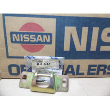 Original Nissan Bluebird U11 Gegenplatte Kofferraum Schloss 90570-09E00